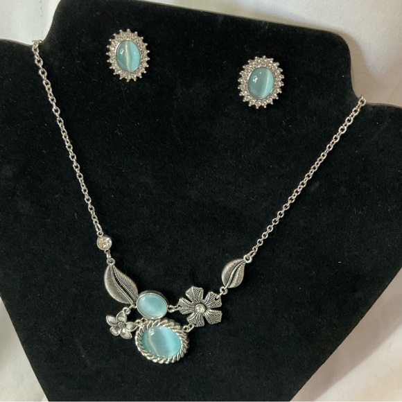 Paparazzi Women’s Light Blue Moonstone Jewelry Set Necklace Ring Earrings NWOT - Picture 3 of 11